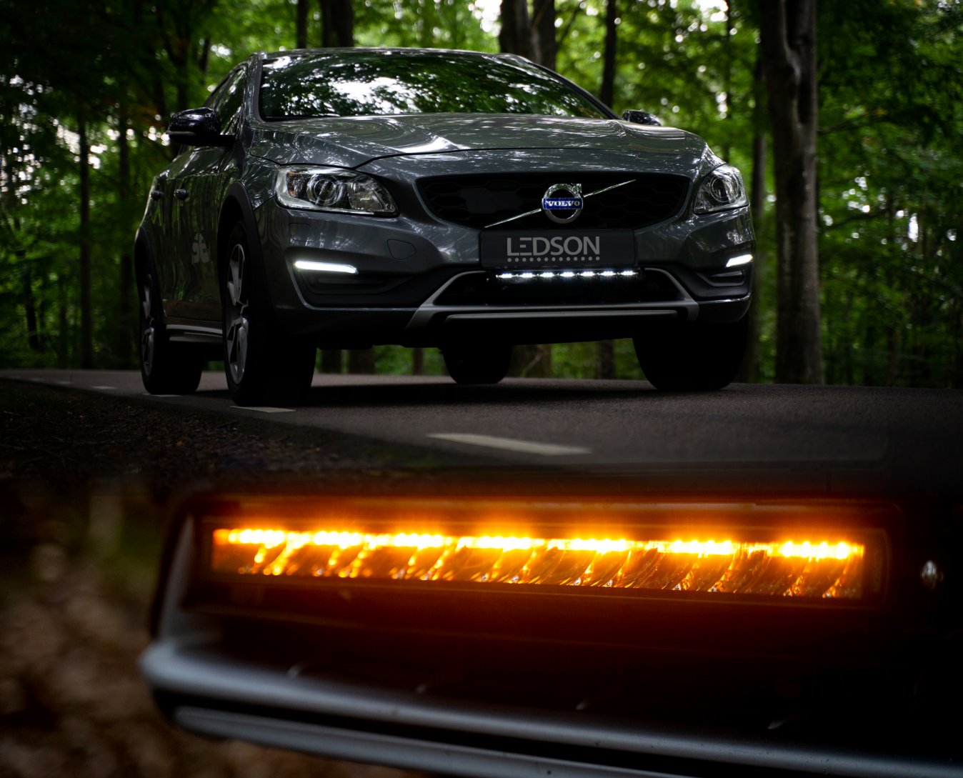 Combined LED bar and warning light Combined LED bar and warning light